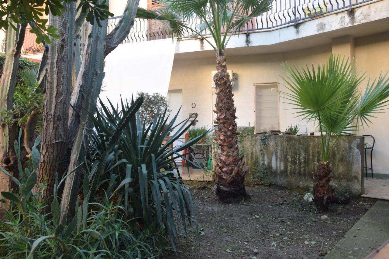 Artroom Garden Noto Bagian luar foto