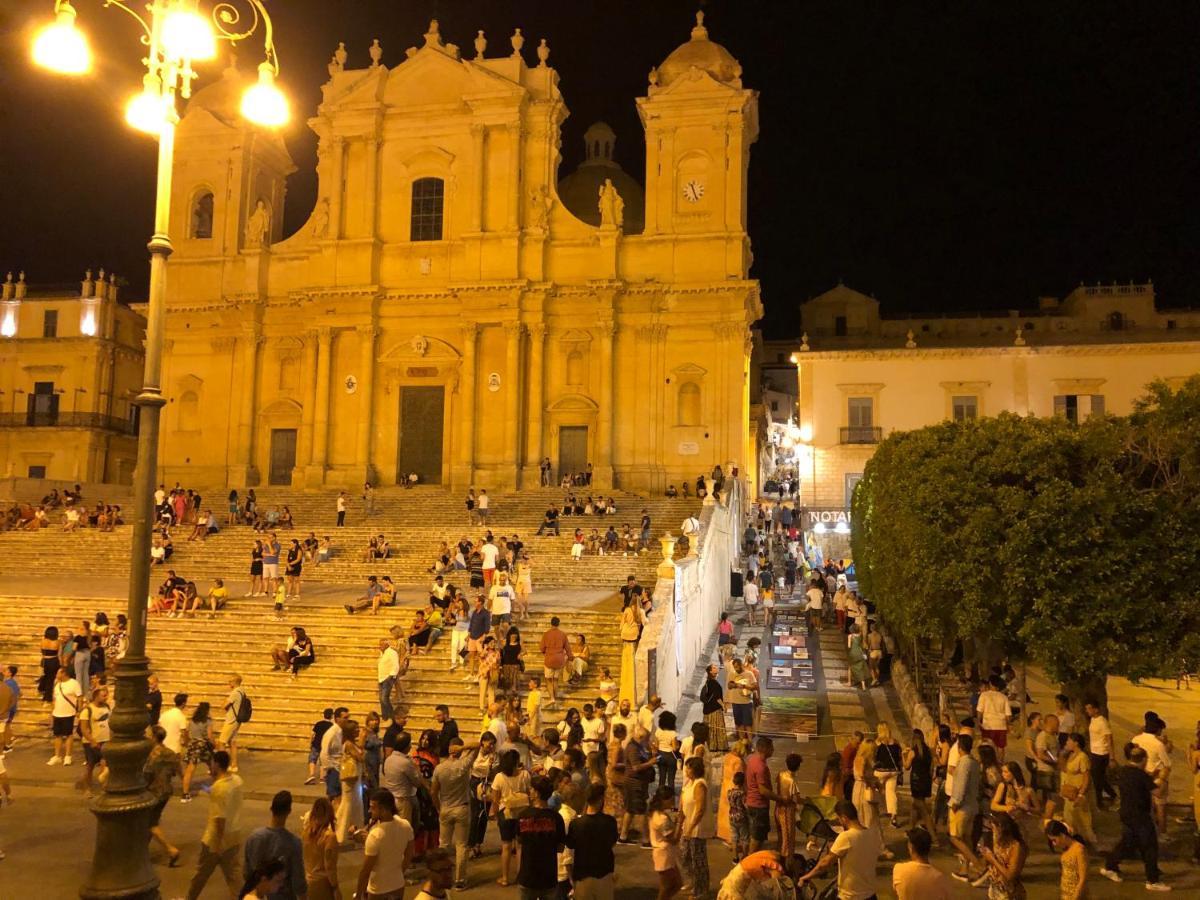 Artroom Garden Noto Bagian luar foto