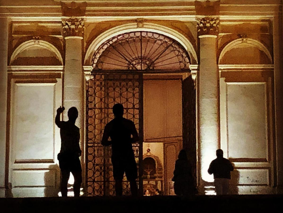 Artroom Garden Noto Bagian luar foto